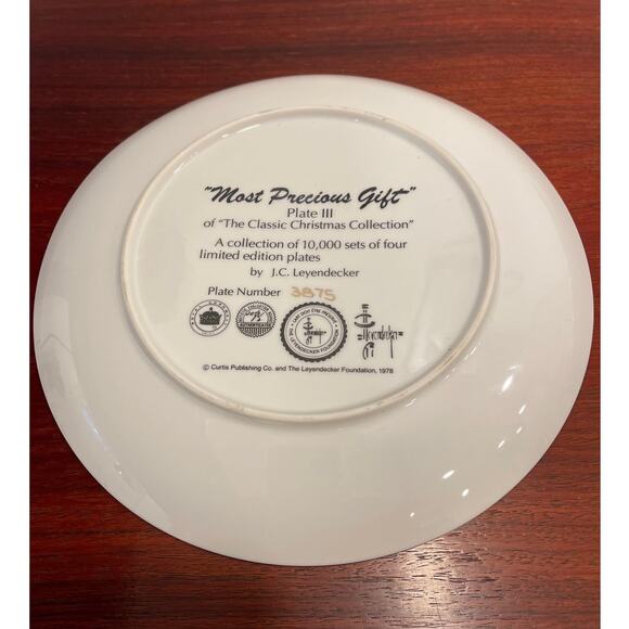 2 Vintage Gold Rimmed Christmas Collection Plates by Artist J.C. Leyendecker - Picture 6 of 6